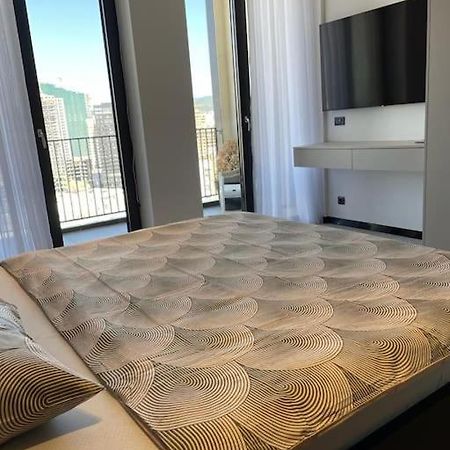 Ferienwohnung Luxury Penthouse Prishtina Pristina Exterior foto