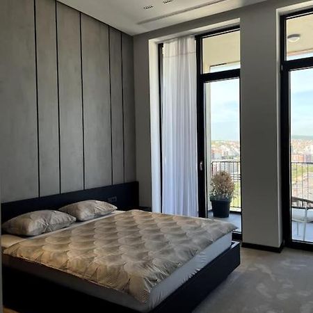 Ferienwohnung Luxury Penthouse Prishtina Pristina Exterior foto