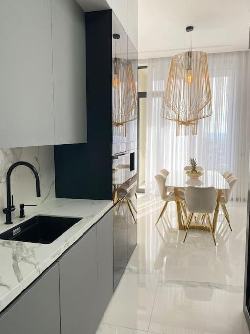 Ferienwohnung Luxury Penthouse Prishtina Pristina Exterior foto